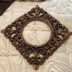 Large frame Gold 20”